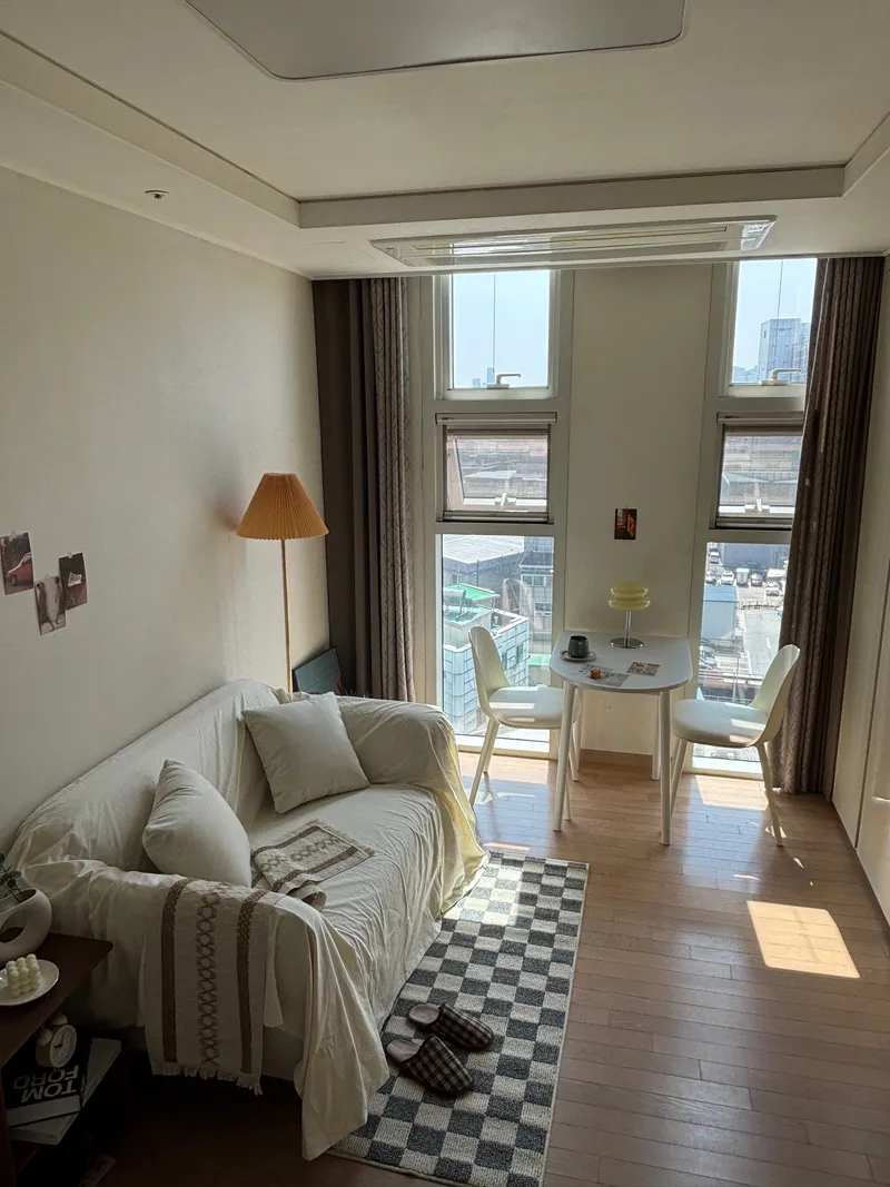 [Yongsan, Seoul][2 mins from Seoul Station] Fully furnished stylish room, free gym, free coffee, free study space 2