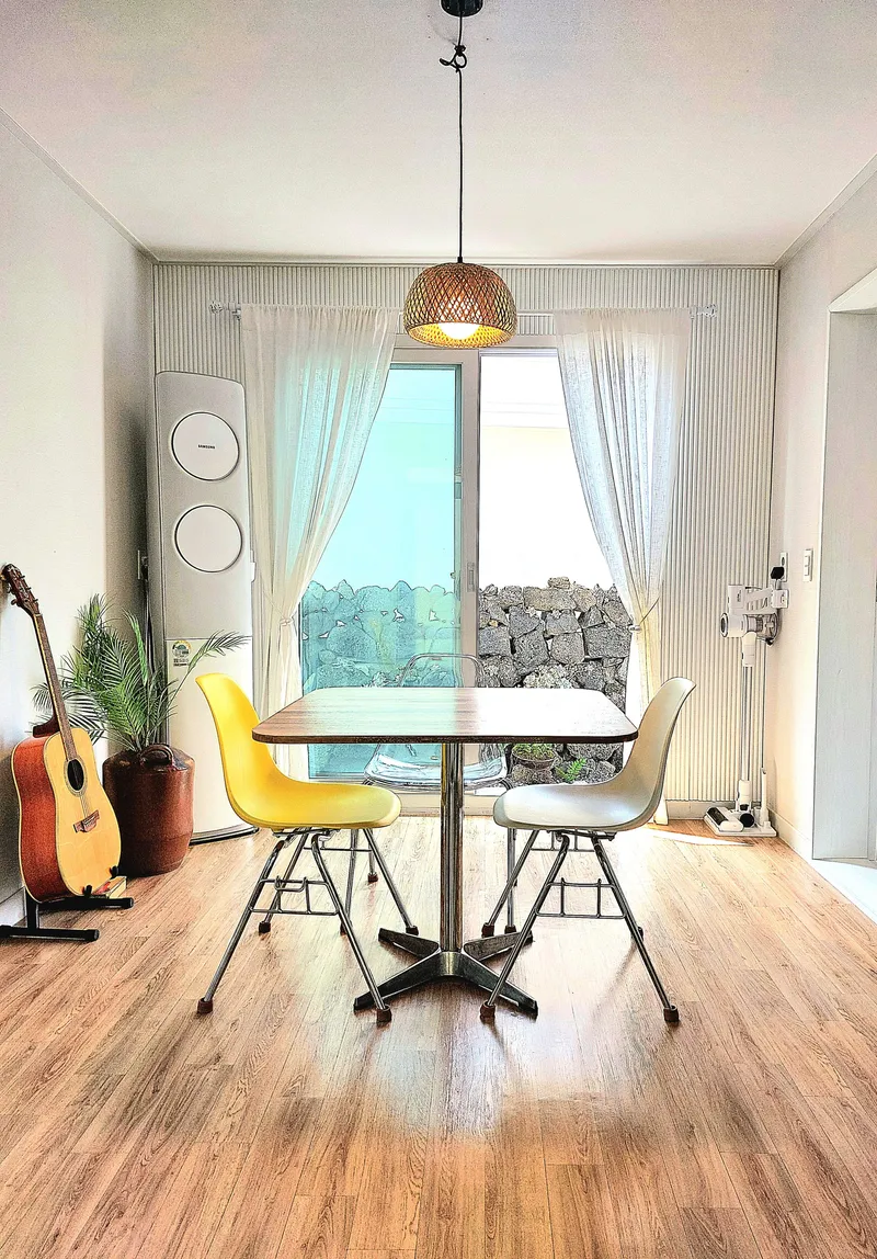 [Gujwa, Jeju] A one-minute walk from the beach. A one-month stay at Kimnyeong Doldamjip (outer building). 9