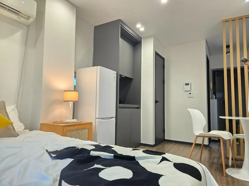[Yeongdeungpo, Seoul] 2-minute walk from subway lines 2 and 5, newly built, fully-equipped ♡ 7