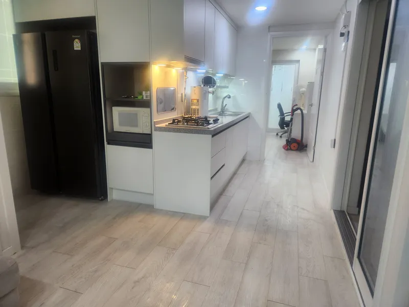 [Seo-gu, Daejeon] Ceiling fan, sun lamp, dryer, large TV, queen bed #PetFriendly 16