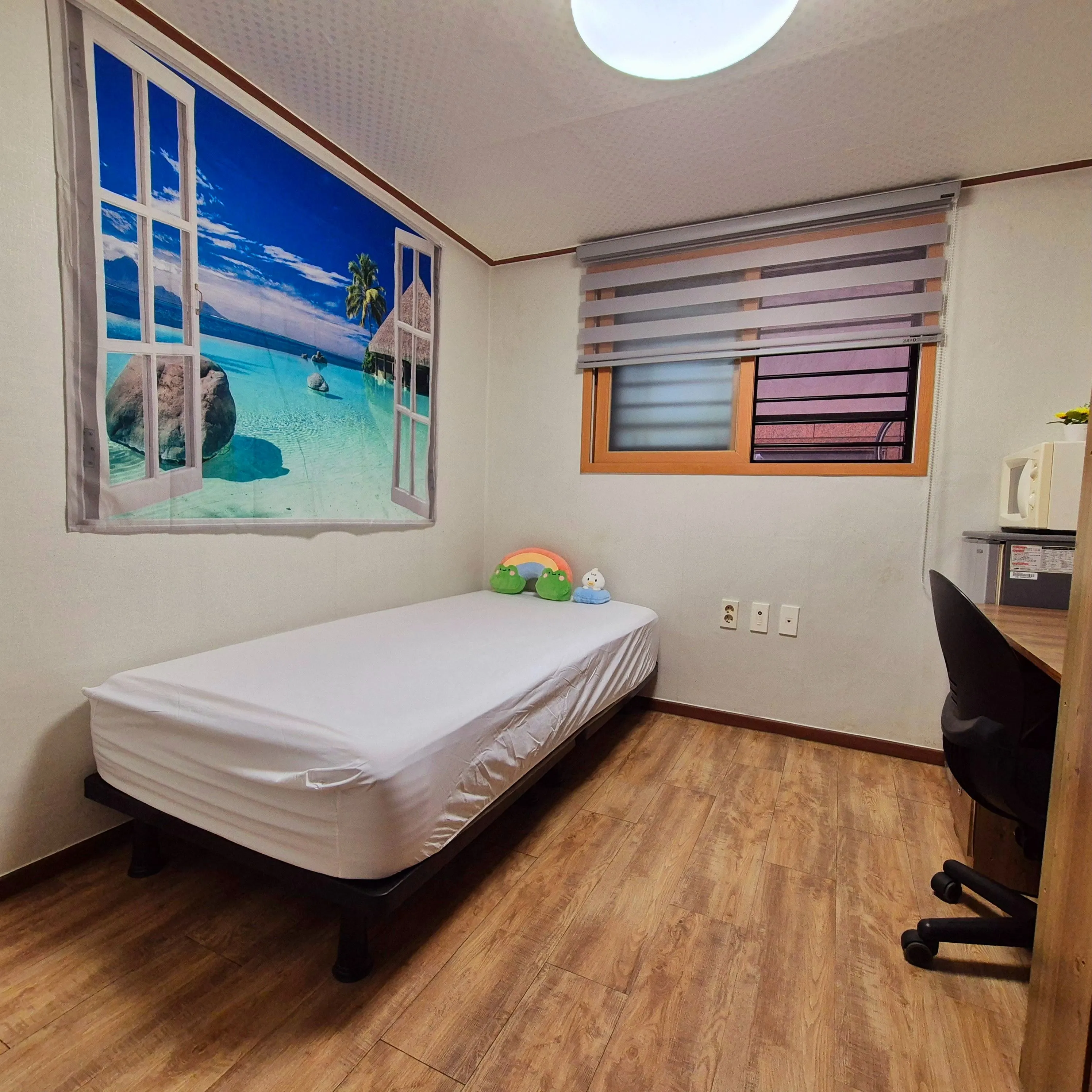 Sillim-dong Transit-Friendly One-Bedroom House