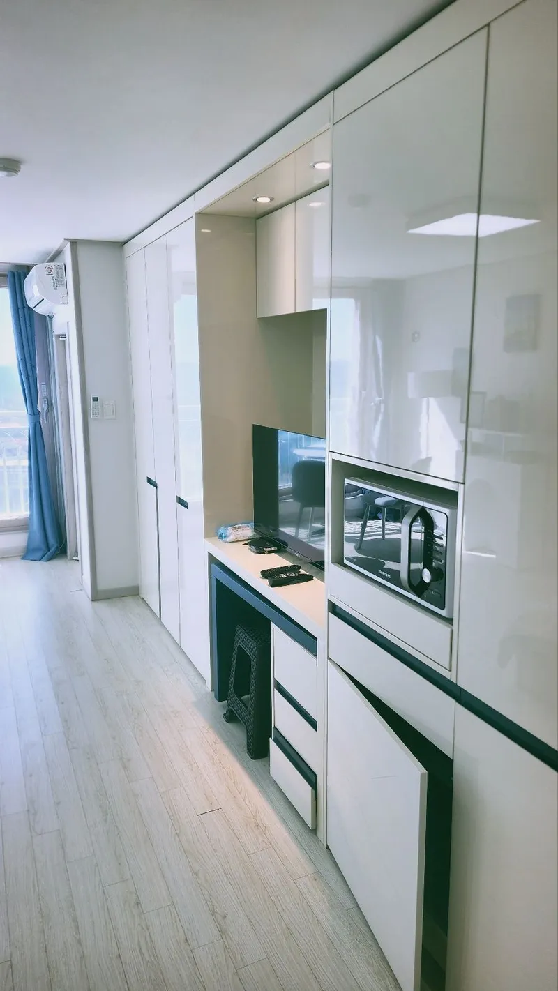 [Gangneung] Jumunjin 12th floor ocean view white room 3