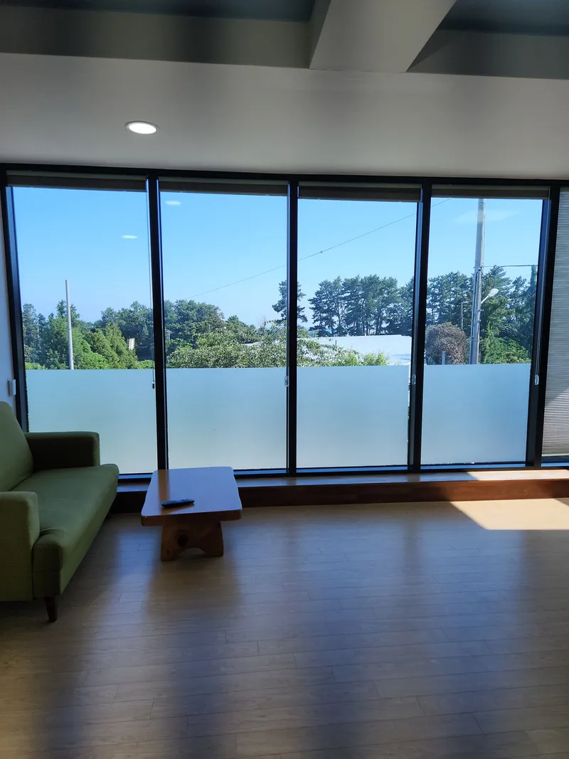 [Namwon, Seogwipo] 204, 2nd floor, wide window, cool view, 6 pyeong party room, Hanok style 10