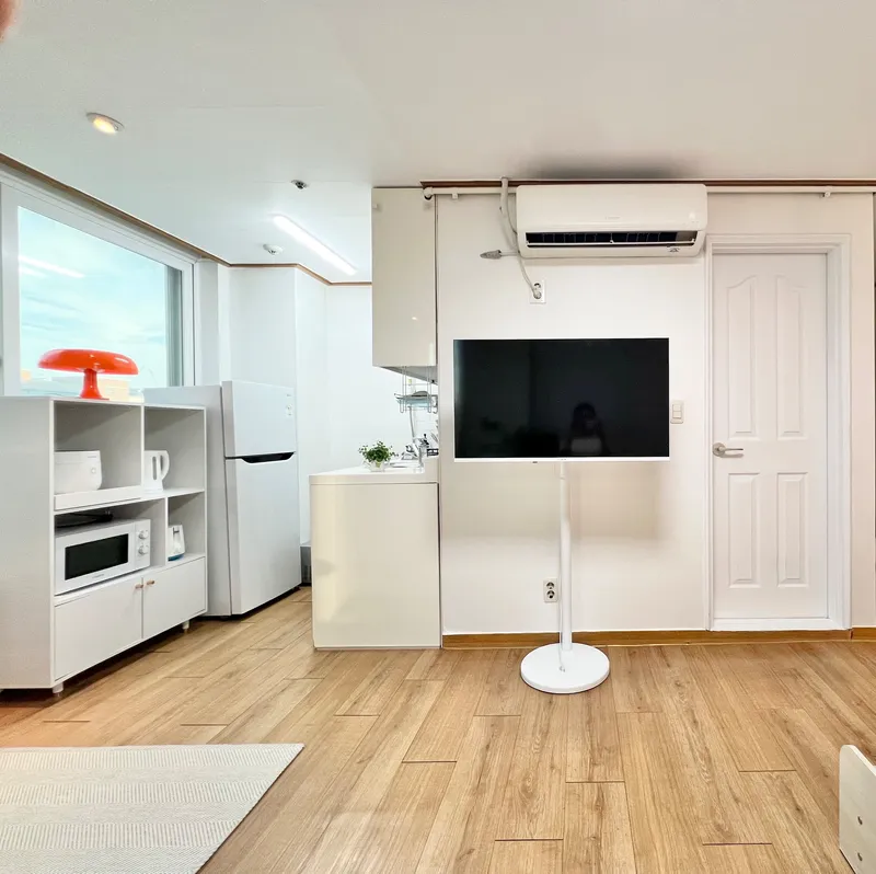 [Seodaemun, Seoul] Sinchon Station Exit 4, 4-minute walk, City View 7