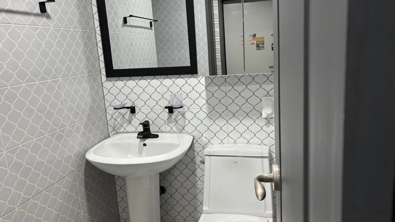 [Dong-gu, Daejeon][Daejeon Station Special] Tempur Queen Bed + Emotional Safety Accommodation + Free Parking + Netflix + Business Trip 20