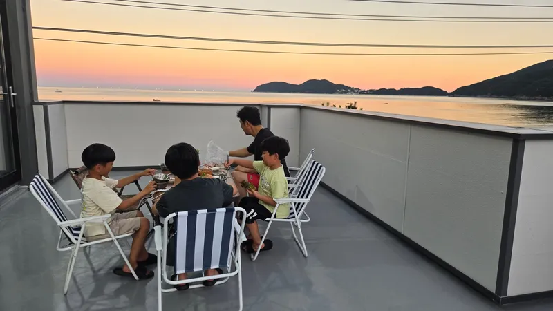 [Geoje] Hakdong Mongdol 3-Second Sea View Terrace Accommodation 21