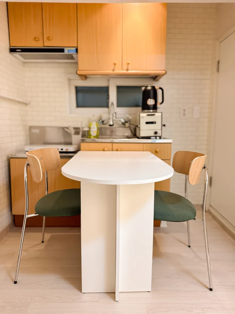 [Gangnam, Seoul] 6-minute walk from Seolleung Station, 3-minute walk from Daechi Academy Street 10