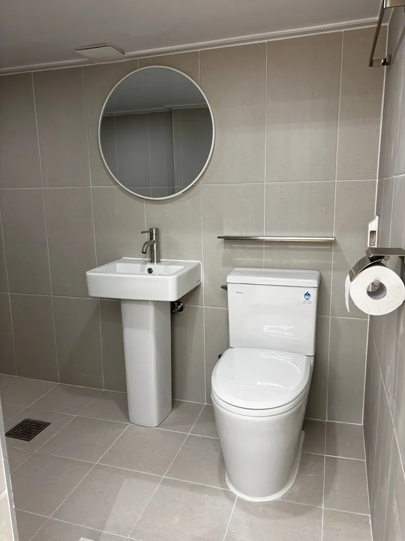 [Jongno, Seoul] Seochon Gyeongbokgung Station 4-room house with yard 16