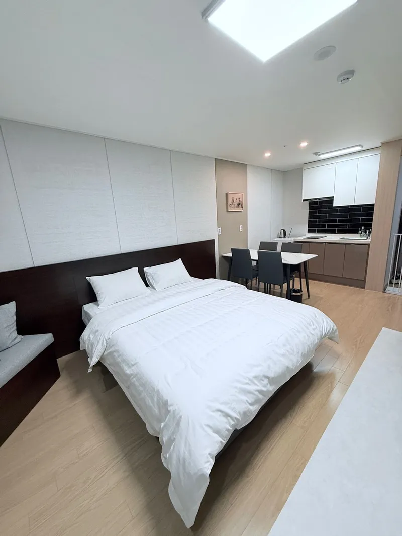 [Gangneung] Living for a month, 1 minute from the beach, clean and spacious 11 pyeong 2