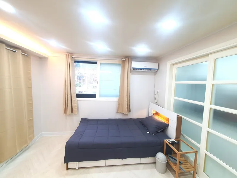 [Gumi] Fully remodeled, fully-furnished one-room apartment, Unit 202 4