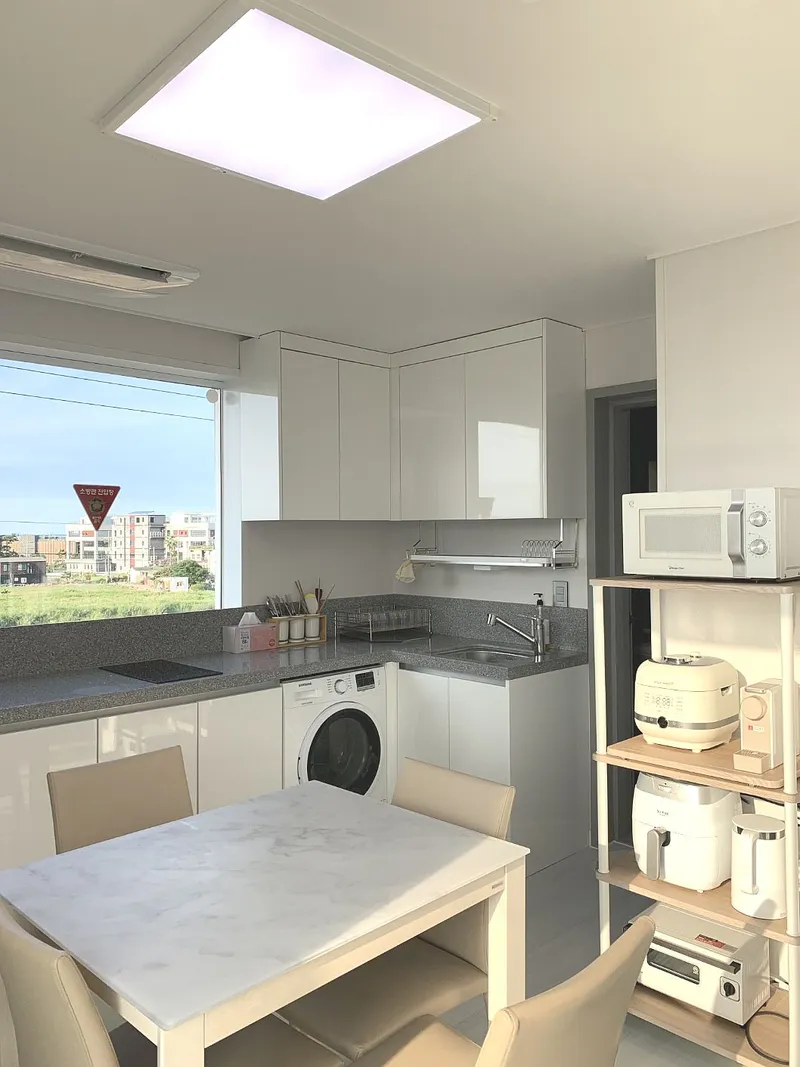 [Aewol, Jeju] A detached townhouse with a jacuzzi overlooking the nearby sea, coastal road 1 45
