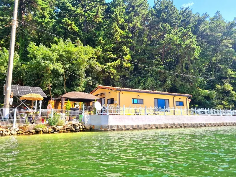 [Tongyeong] # Private, spacious, emotional detached house # Mountain and sea leisure activities # Yard fishing 20