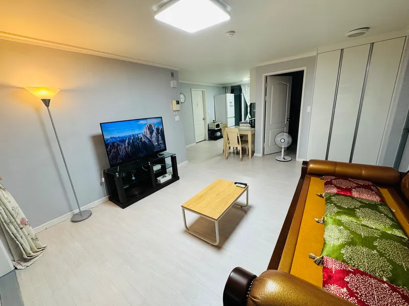 [Cheonan][Cheonan, South Chungcheong Province] Apartment 5 minutes from bus terminal, 15 minutes walk from Dujeong Station 25