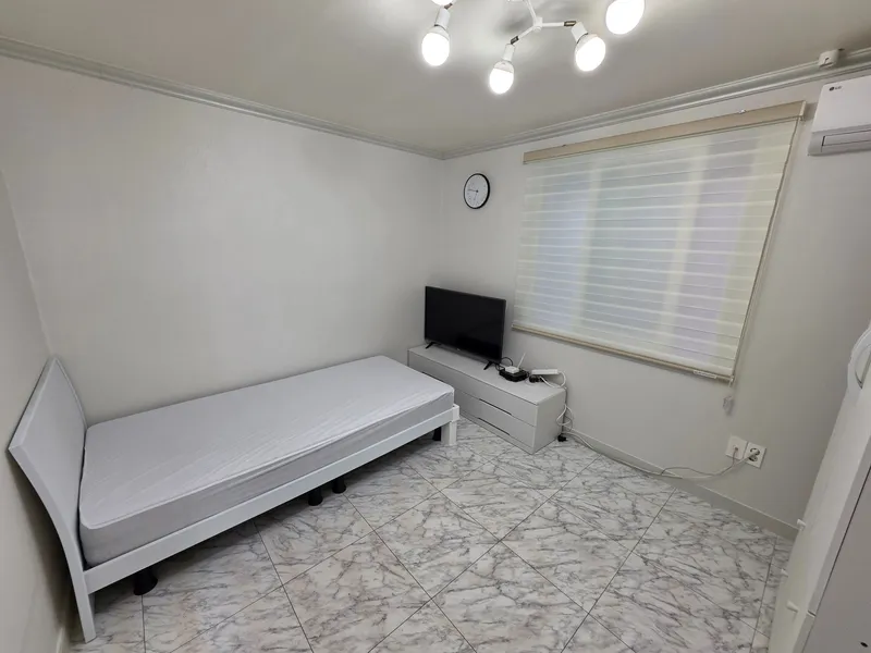 [Sasang, Busan] Gwangjang-ro White House Two-room 2nd floor 15
