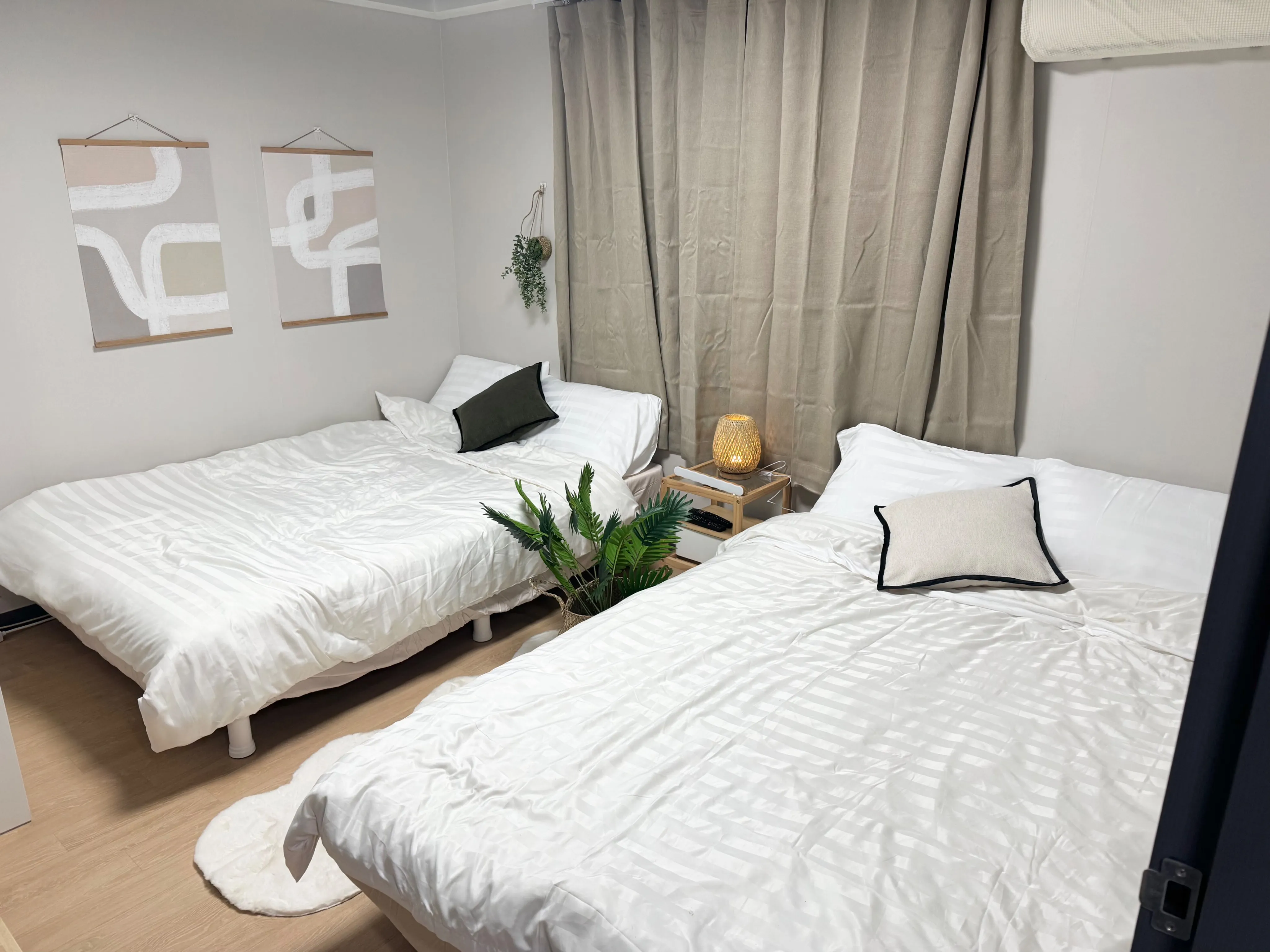 Yongdu-dong Two-Bedroom House Near Station