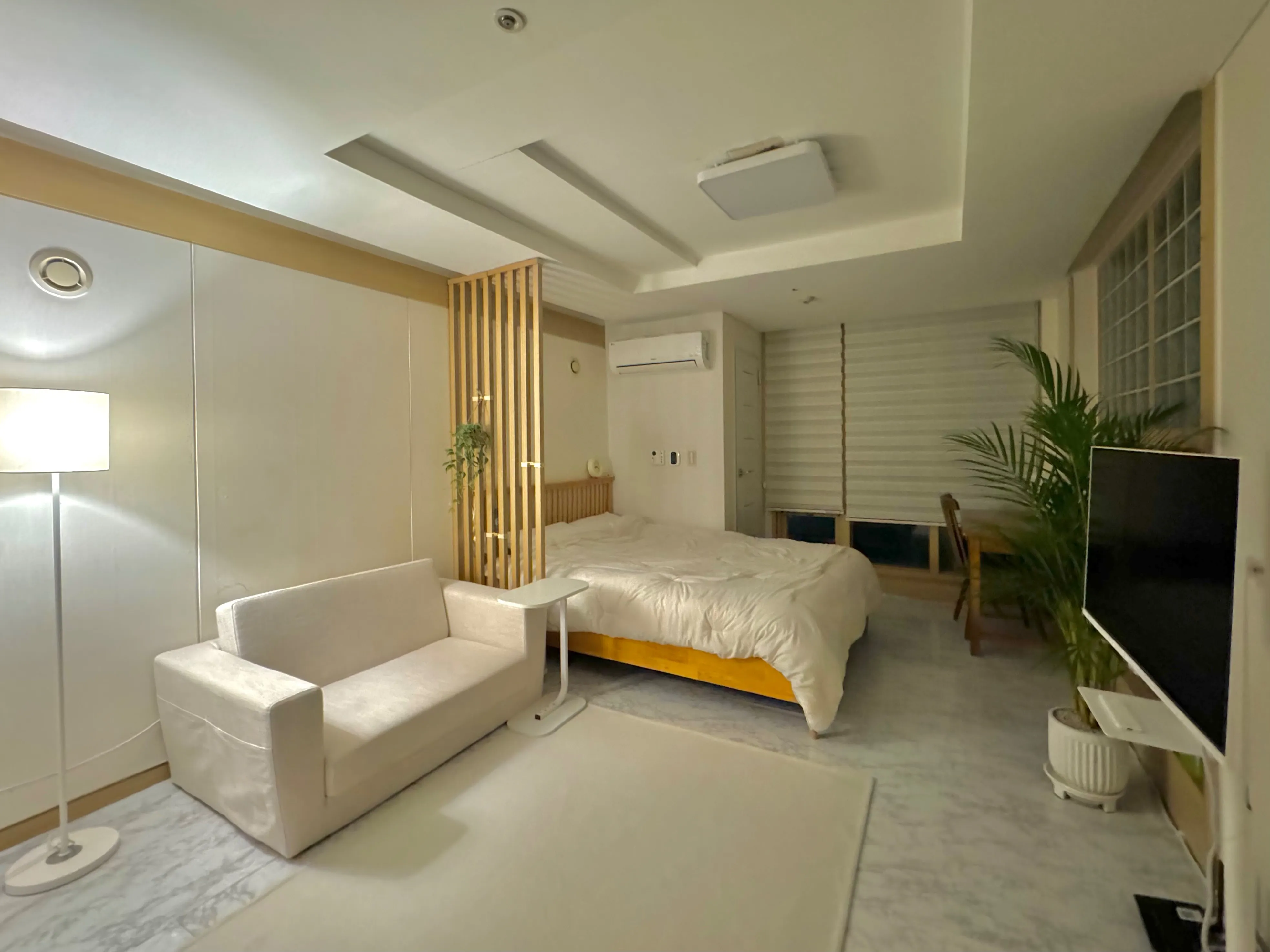 Daechi-dong One-Bedroom Near Seolleung Station