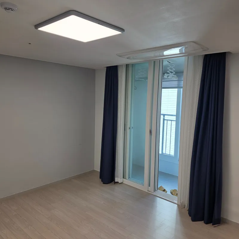 [Buk-gu, Busan] 18th floor view, forest area, 35 pyeong apartment, 4 rooms # Station area # 2