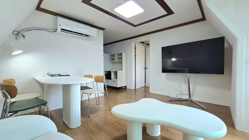 [Gangnam, Seoul] One-room apartment with a living room and a nice view of Yeoksam Station 6