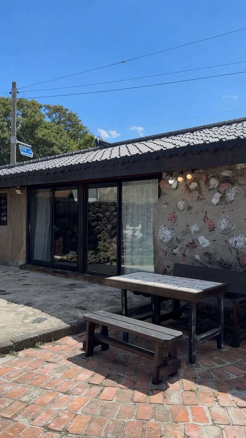 [Hangyeong, Jeju] "A Healing, Emotional Private House Where Time Stops" (Stone Wall Garden, Barbecue, Fireplace) 19