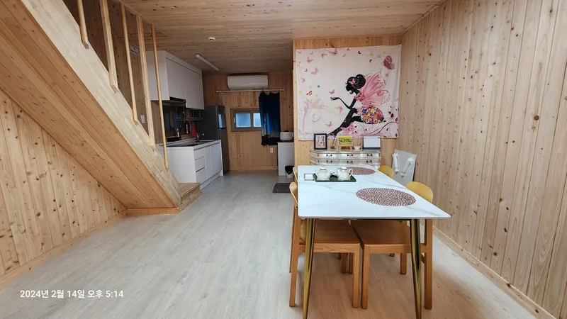 [Hangyeong, Jeju] A two-story detached house located in a village with a pretty stone wall, a 10-minute walk from the beach. 5