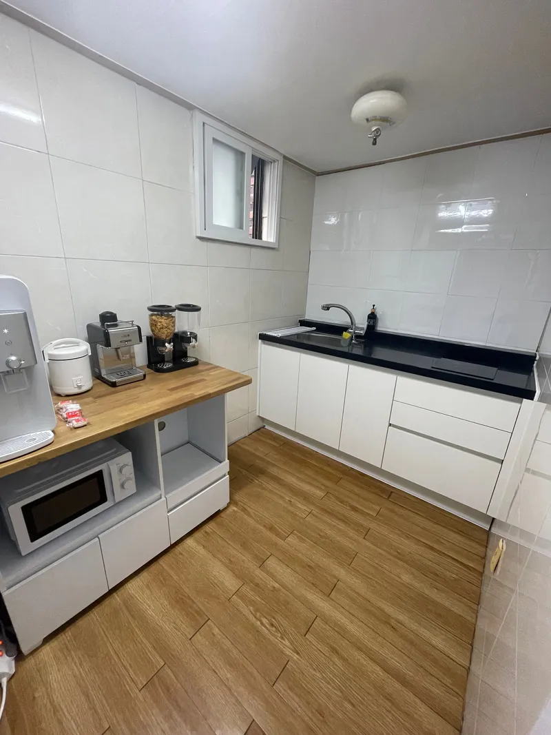 [Seodaemun, Seoul] 413 Premium Room, a Sharehouse-style Goshiwon Located in the Heart of Sinchon 7