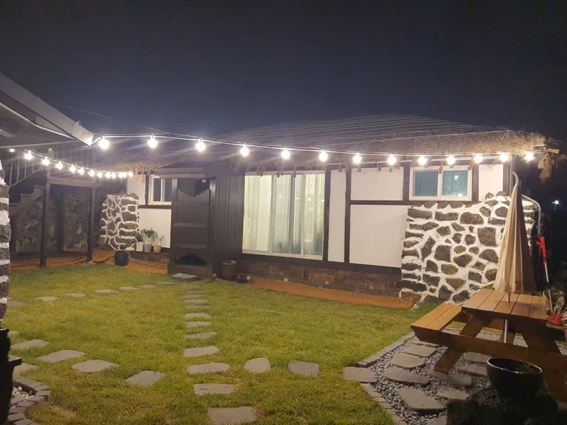 [Hallim, Jeju] Guideok Ocean View Jacuzzi Jeju Stone Wall Thatched House 37
