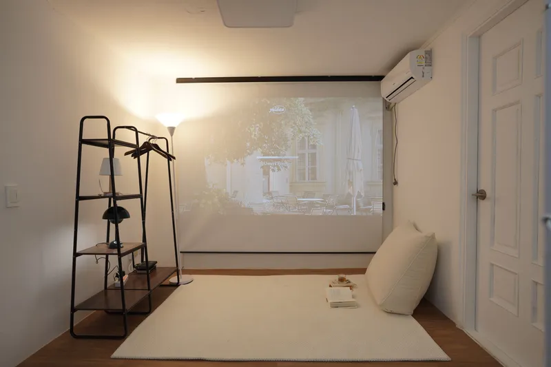 [Jongno, Seoul] #5 min walk from Hyehwa Station #Recently remodeled #3 rooms + 1 bathroom #Beam projector cinema 24
