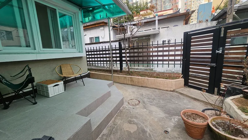 [Busanjin, Busan] 10-minute walk from Gaegeum Subway Station, 3-minute walk from Singaegeum Bus Stop 33