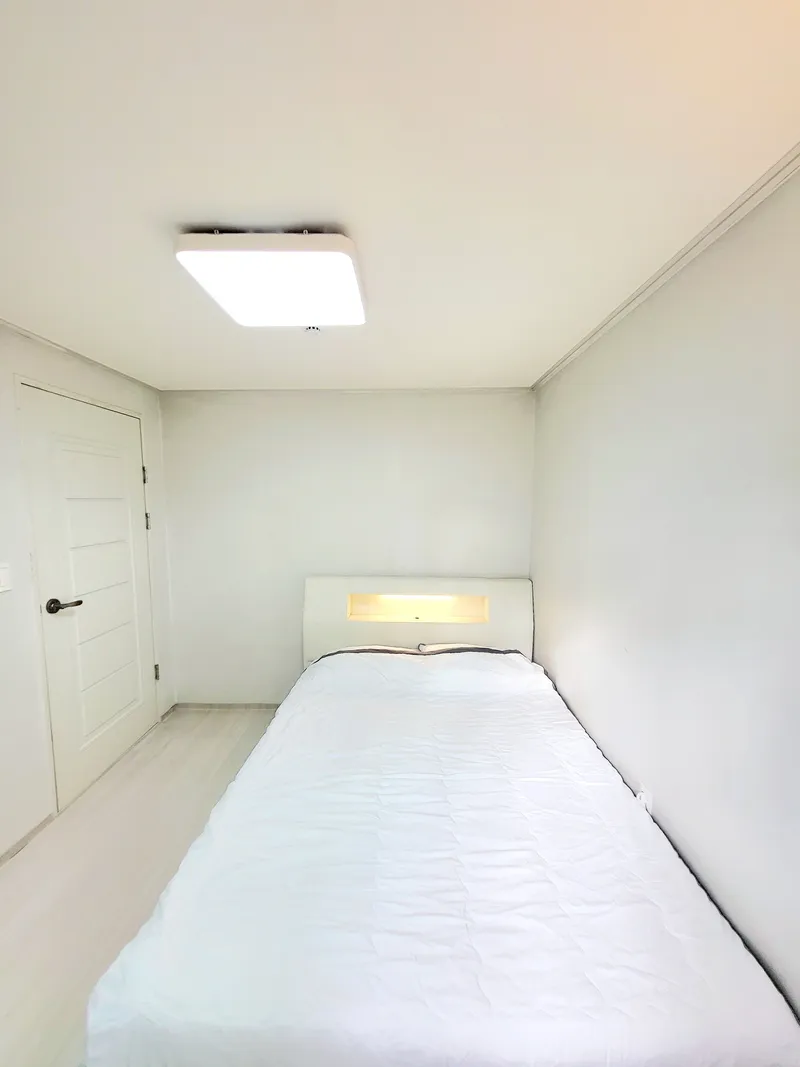 [Gijang, Busan] Chilam pretty sea view house two room queen size bed 9