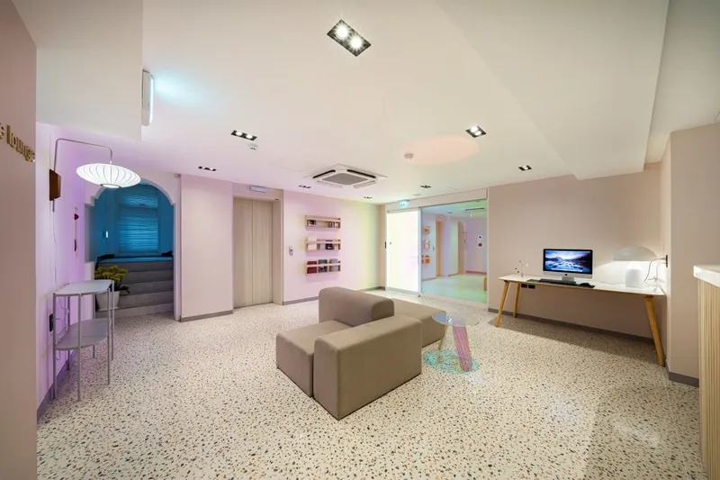 [Dong-gu, Daejeon] 5 minutes walk from Daejeon Complex Terminal! #Queen bed #Smart TV #Room disinfection 20