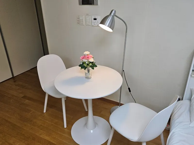 [Jongno, Seoul] Jongno 5-ga Hyehwa Station Seoul National University Hospital Fully-Option Clean Officetel 2