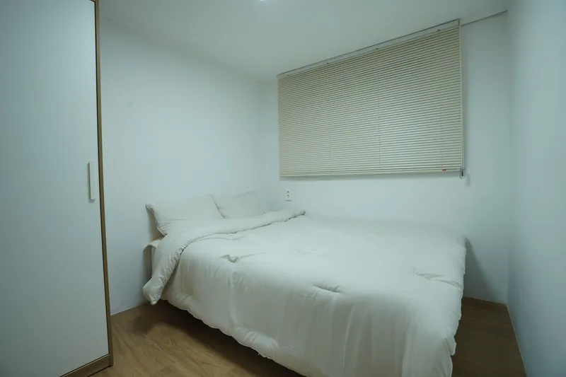 [Jongno, Seoul] #5 min walk from Hyehwa Station #Recently remodeled #3 rooms + 1 bathroom #Beam projector cinema 15
