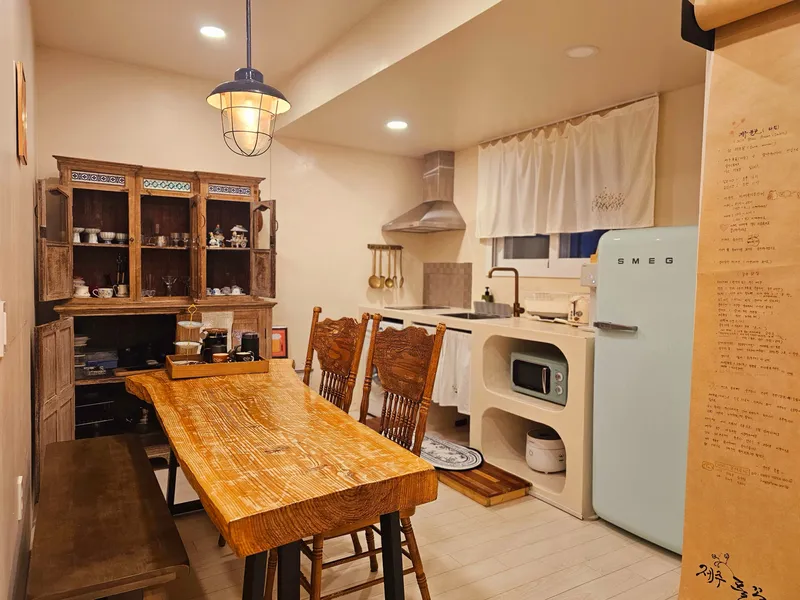 [Namwon, Seogwipo] Family room. Two-room. Private detached house located within the village. Pets allowed. Free guest access. 23