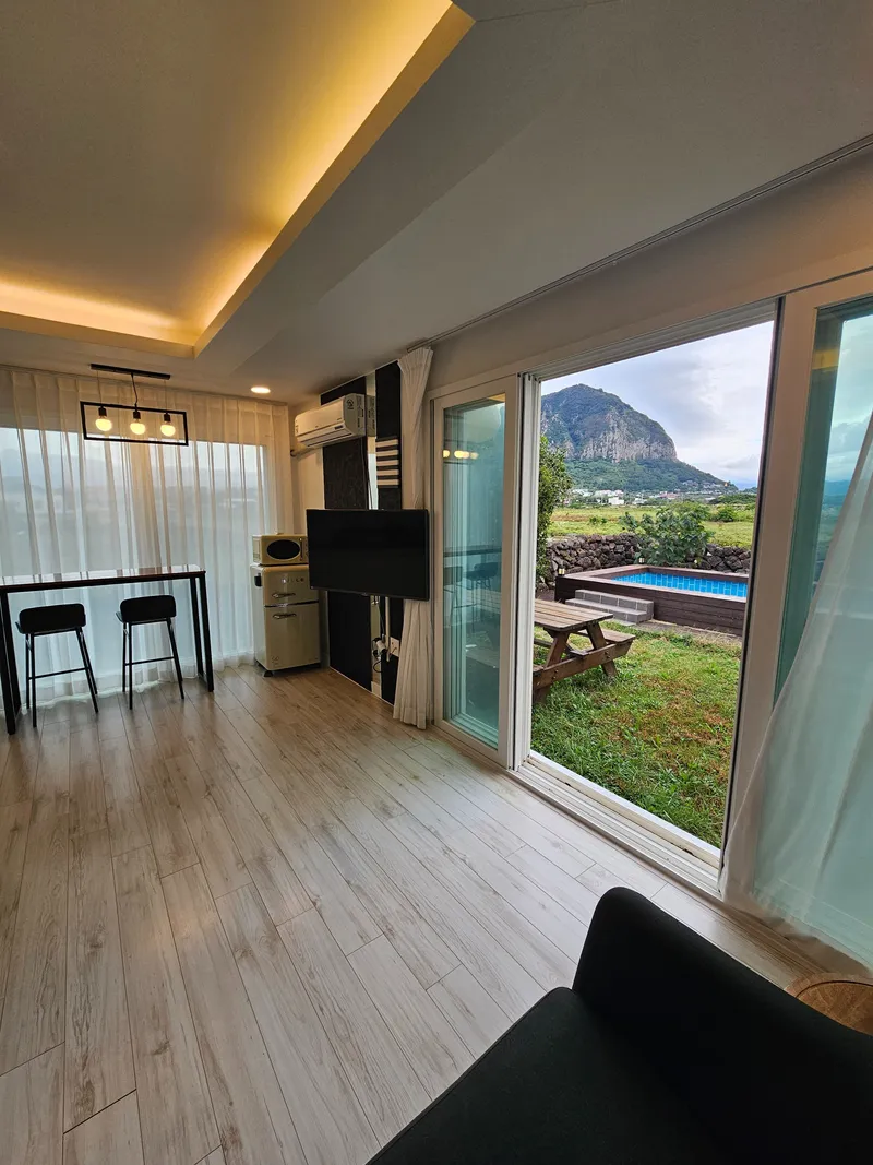 [Andeok, Seogwipo] Haemuri-dong, a two-story accommodation with a seasonal view of Sanbangsan Mountain 29