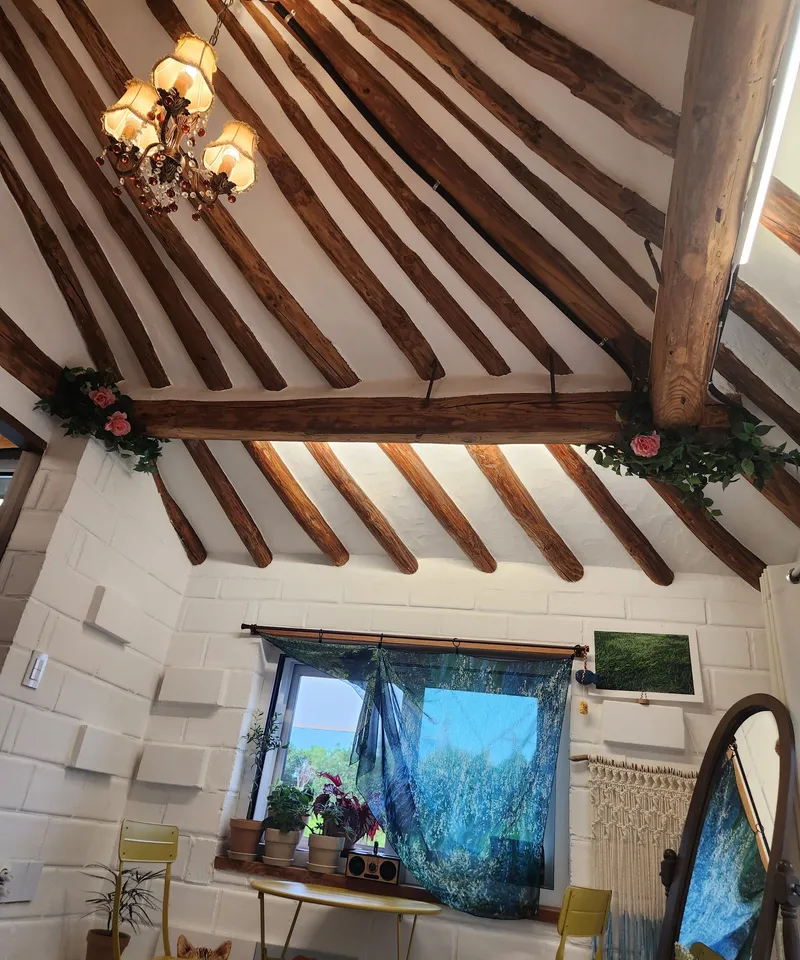 [Namhae] 141 pyeong independent Korean house with beautiful rafters, 5 minutes walk from German Village & the sea 7