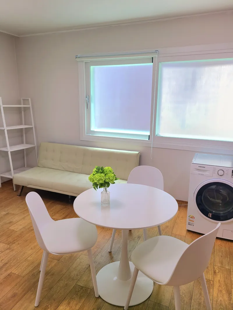 [Gimhae] A neatly organized two-room apartment in Naedong 7