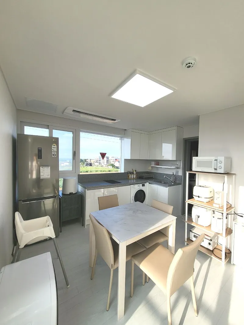 [Aewol, Jeju] A detached townhouse with a jacuzzi overlooking the nearby sea, coastal road 1 55