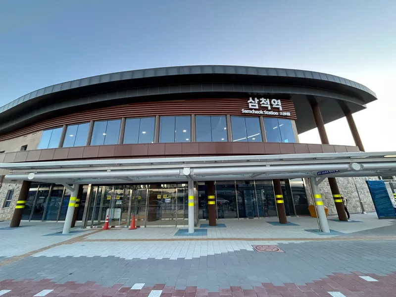 [강원 삼척] 차로 초교 2분, 벚꽃산 바로 옆,바다 7분 계단 아파트 22