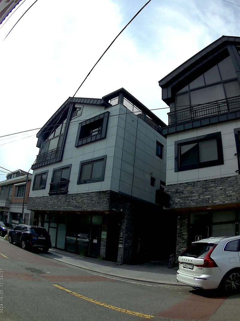 [Yangsan] Yangsan, Gyeongnam Province - Yangsan Station/Newly built duplex. 50 pyeong (approximately 160 sq ft). 3 bedrooms. 2 living rooms. 3 bathrooms. 70