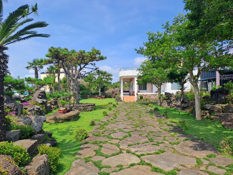 [서귀포 성산] 바다가 보이는 제주 품은 화원, 독채 민박 30