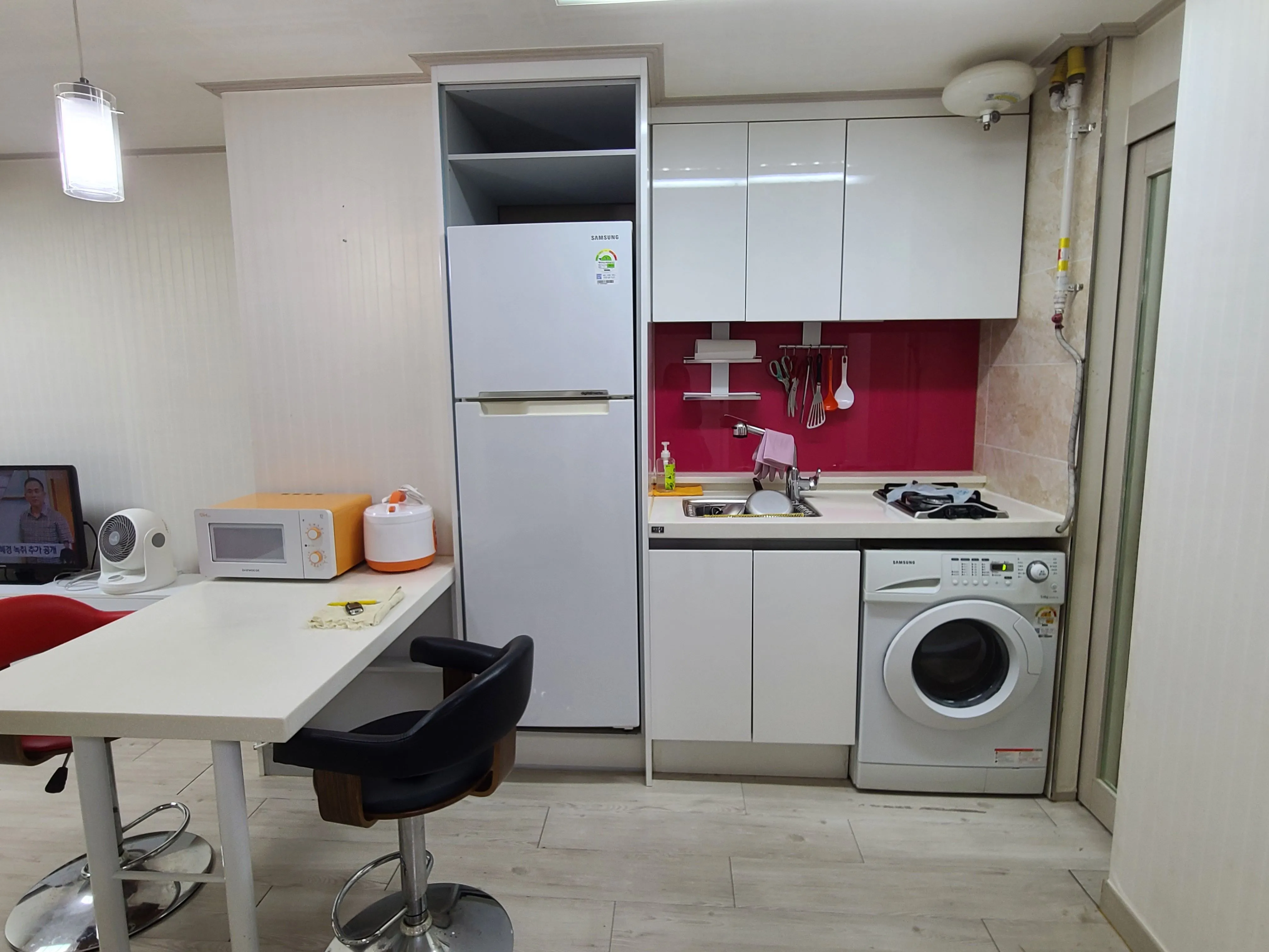 Pyeonghwa-dong Two-Bedroom Studio