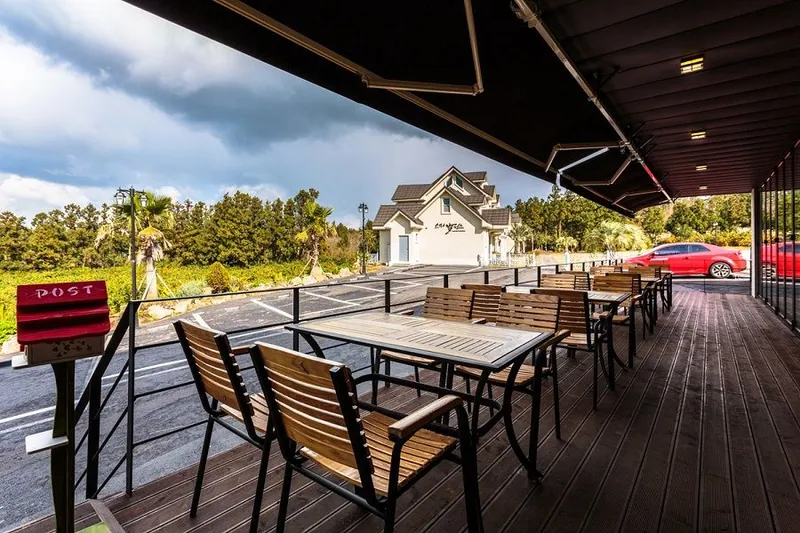 [Jocheon, Jeju] European-style accommodation perfect for a quiet rest #KidsPension #Duplex #TangerineExperience #FlowerGarden 17