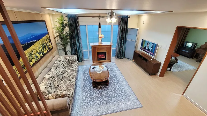 [Aewol, Jeju] 40-pyeong duplex, 3 bedrooms, 2 bathrooms, lawn yard, BBQ, convenience store 10 seconds away 34