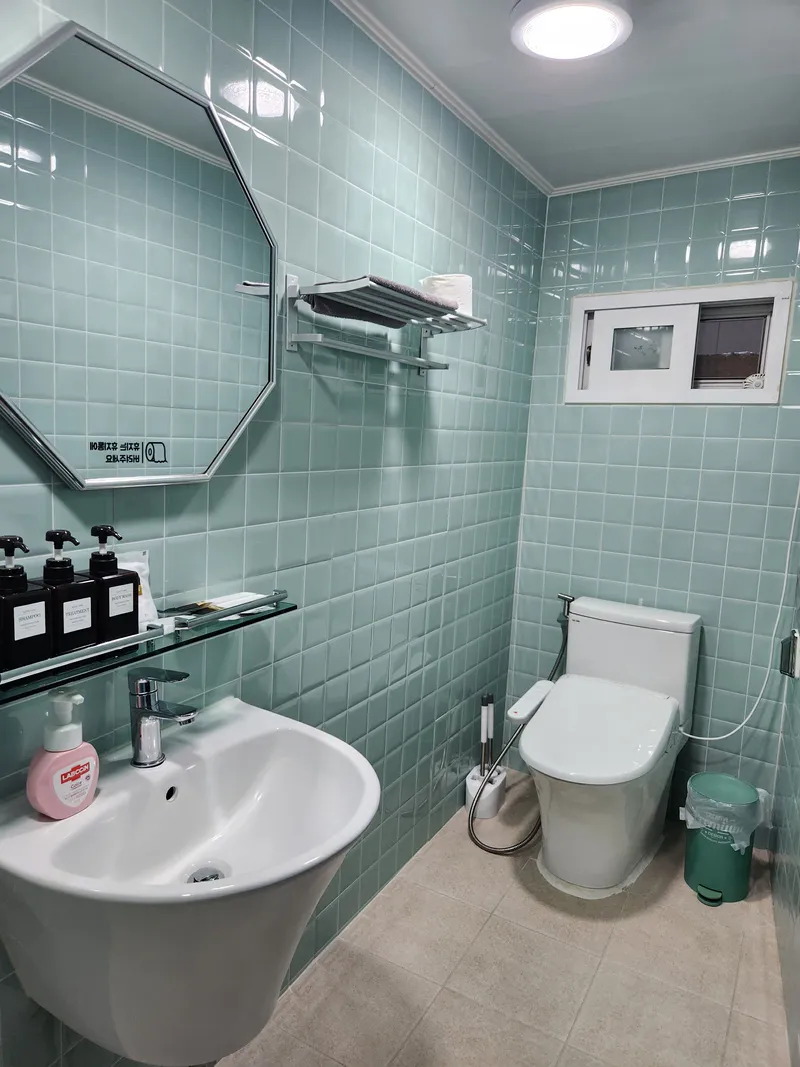 [Gyeongju][Gyeongju, Gyeongsangbuk-do] Baekryeonbang, a shared house on Hwangridan-gil 5