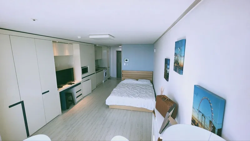 [Gangneung] Jumunjin 12th floor ocean view white room 6