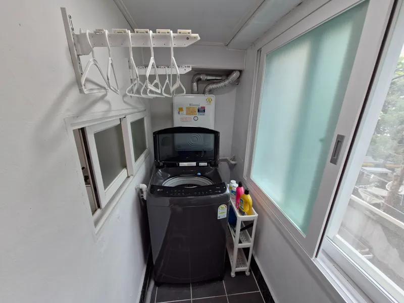 [Jongno, Seoul] 9 PM to Seoul National University Hospital / 3 minutes from Hyehwa Station / 70,000 KRW discount for move-in within 2 days / 50,000 KRW discount for move-in within 7 days / Large 15