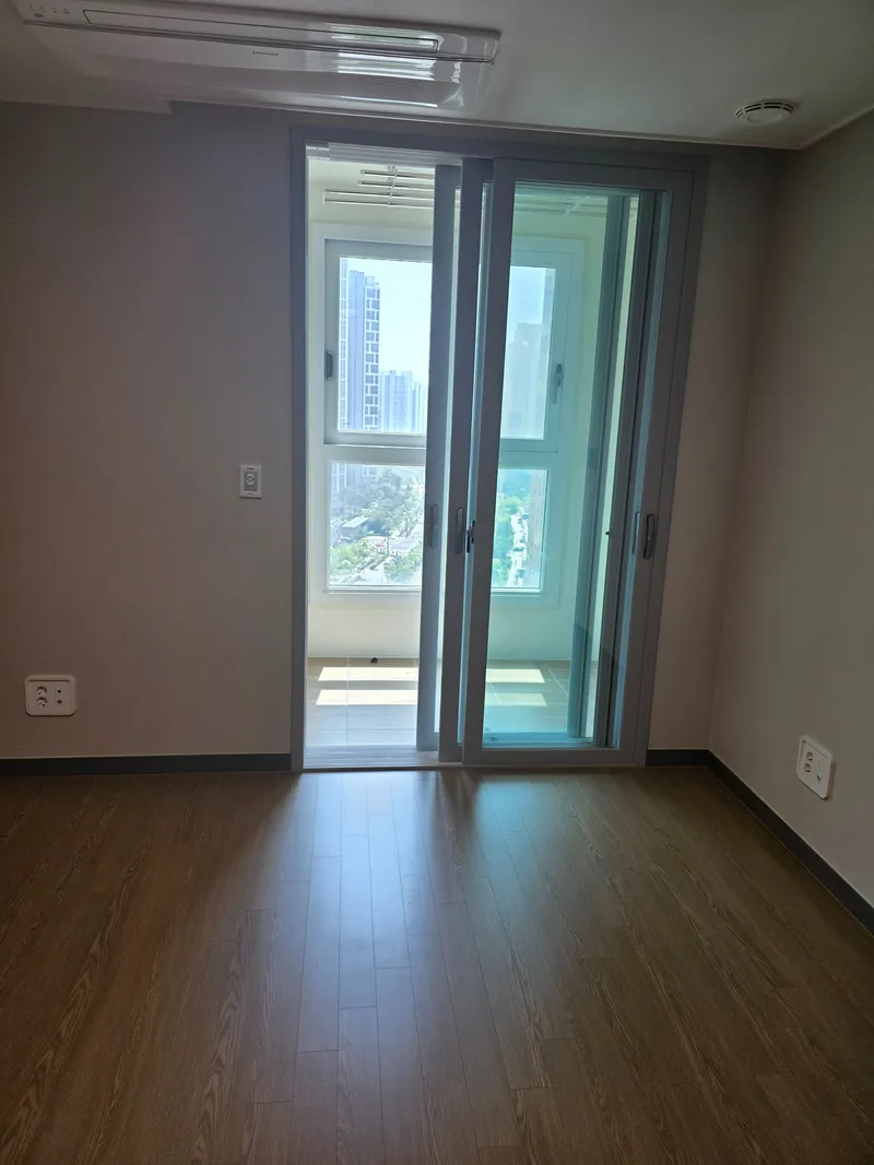 [Yeonsu, Incheon] 10-person ocean view full air conditioning 35 pyeong newly built 4-room apt 15