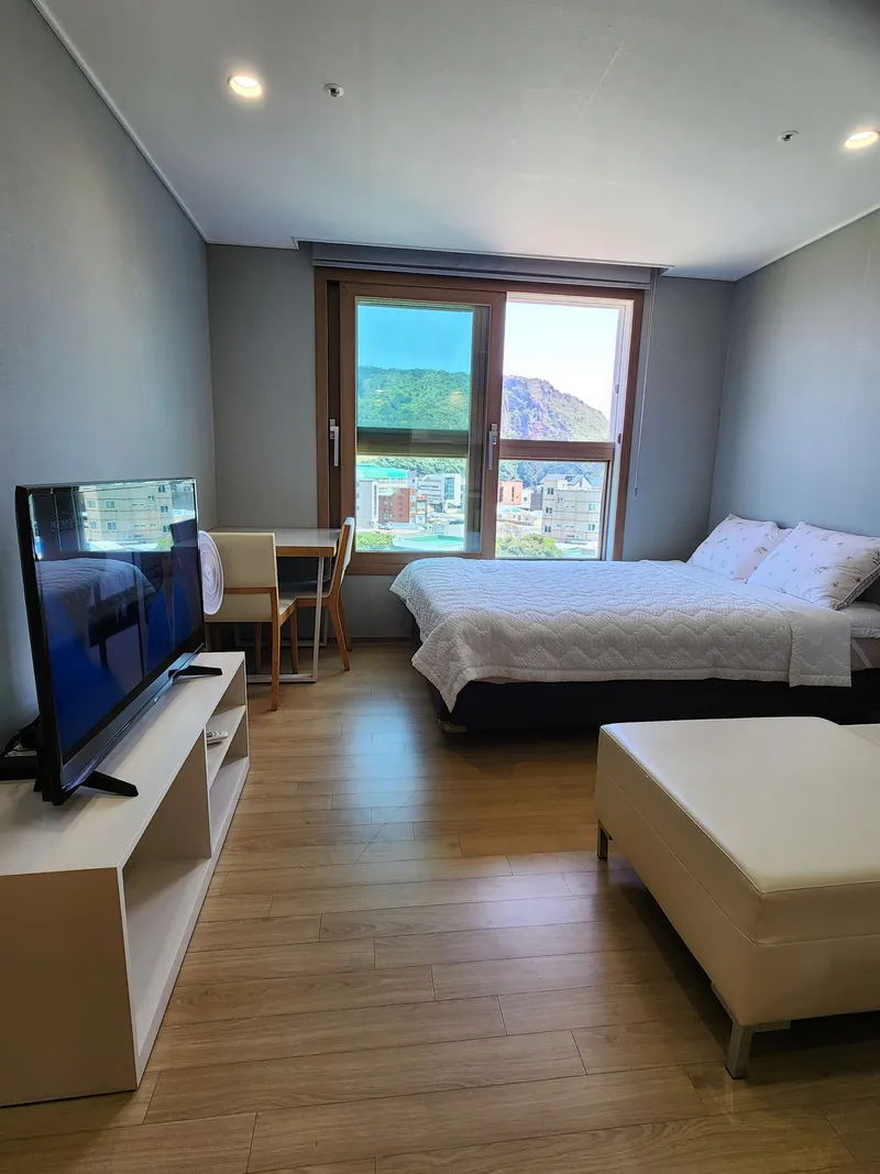 [Seongsan, Seogwipo] Spacious duplex / Panoramic view of Seongsan Ilchulbong and the sea / 21