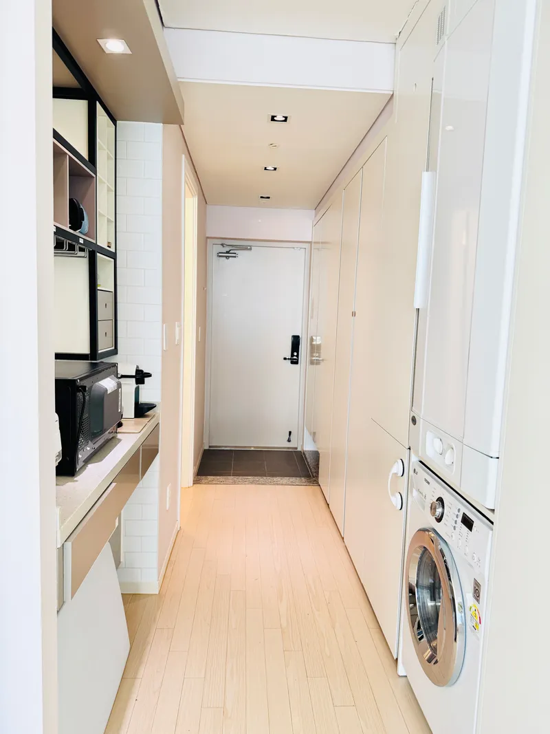 [Seongnam] 5 minutes walk from Jeongja Station! Pangyo Station, Jeongja-dong hot place location! 16