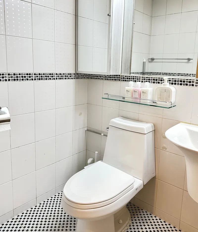 [Songpa, Seoul] Samjeon Station on Line 9. Close to the station, 2-minute walk, 2 beds, 4 people! 9